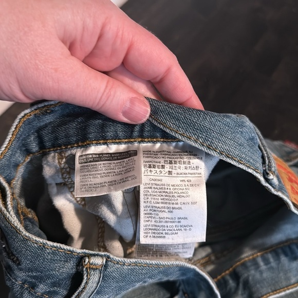 Levi’s 559 Straight Leg Lightly Distressed Jeans Size 32x32 - Picture 5 of 9